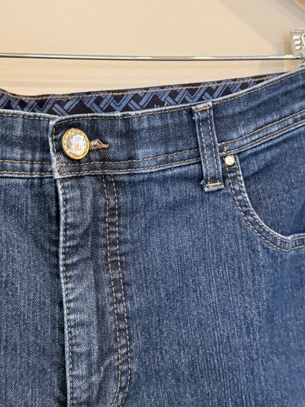 Straight Leg Dark Blue Wash Denim Jeans Size 18 - Picture 4 of 8